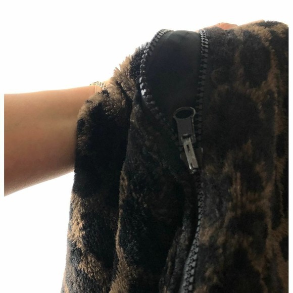 Haley Womens Reversible Vest Medium Black & Brown Animal Print Pockets Outdoors - Picture 6 of 7